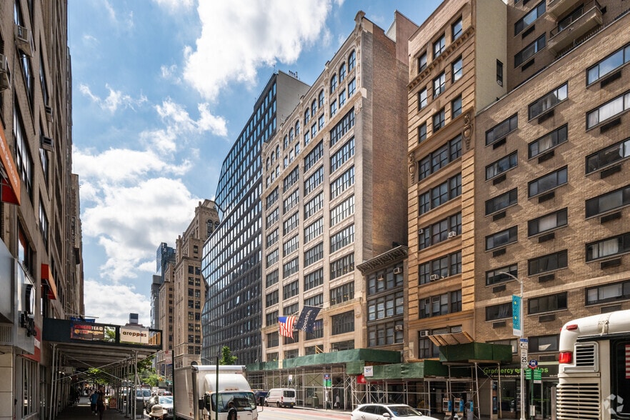 120 E 23rd St, New York, NY for lease - Building Photo - Image 3 of 7