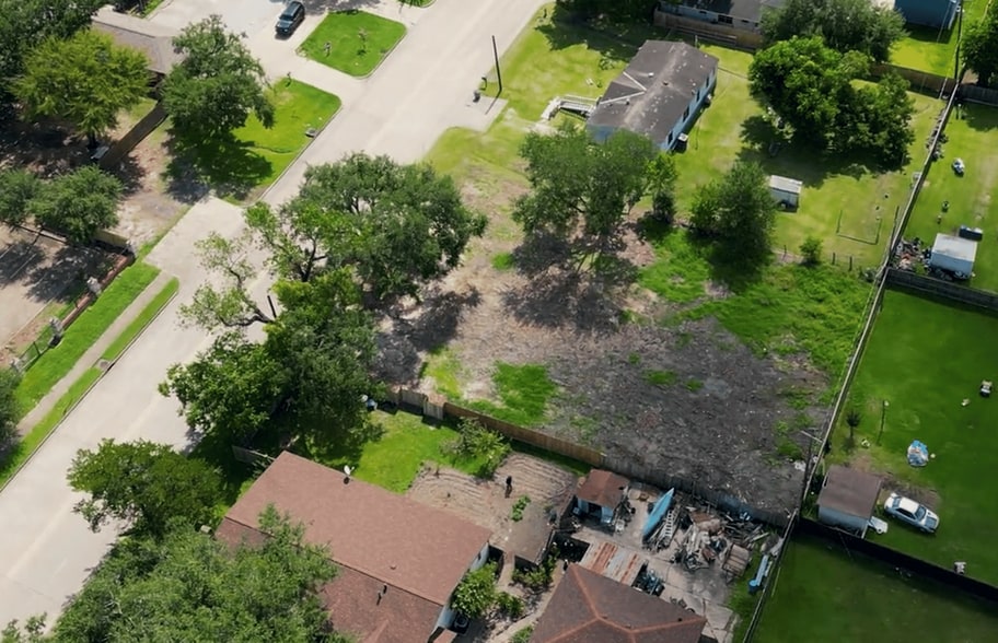 306 Present St, Stafford, TX for sale - Aerial - Image 3 of 6