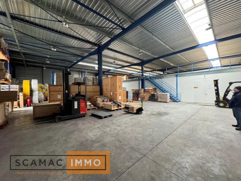 Industrial in Champcueil for lease - Interior Photo - Image 2 of 10
