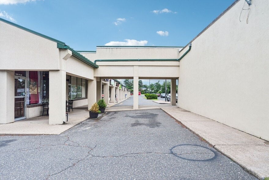 320 Beverly Rancocas Rd, Willingboro, NJ for sale - Building Photo - Image 3 of 35