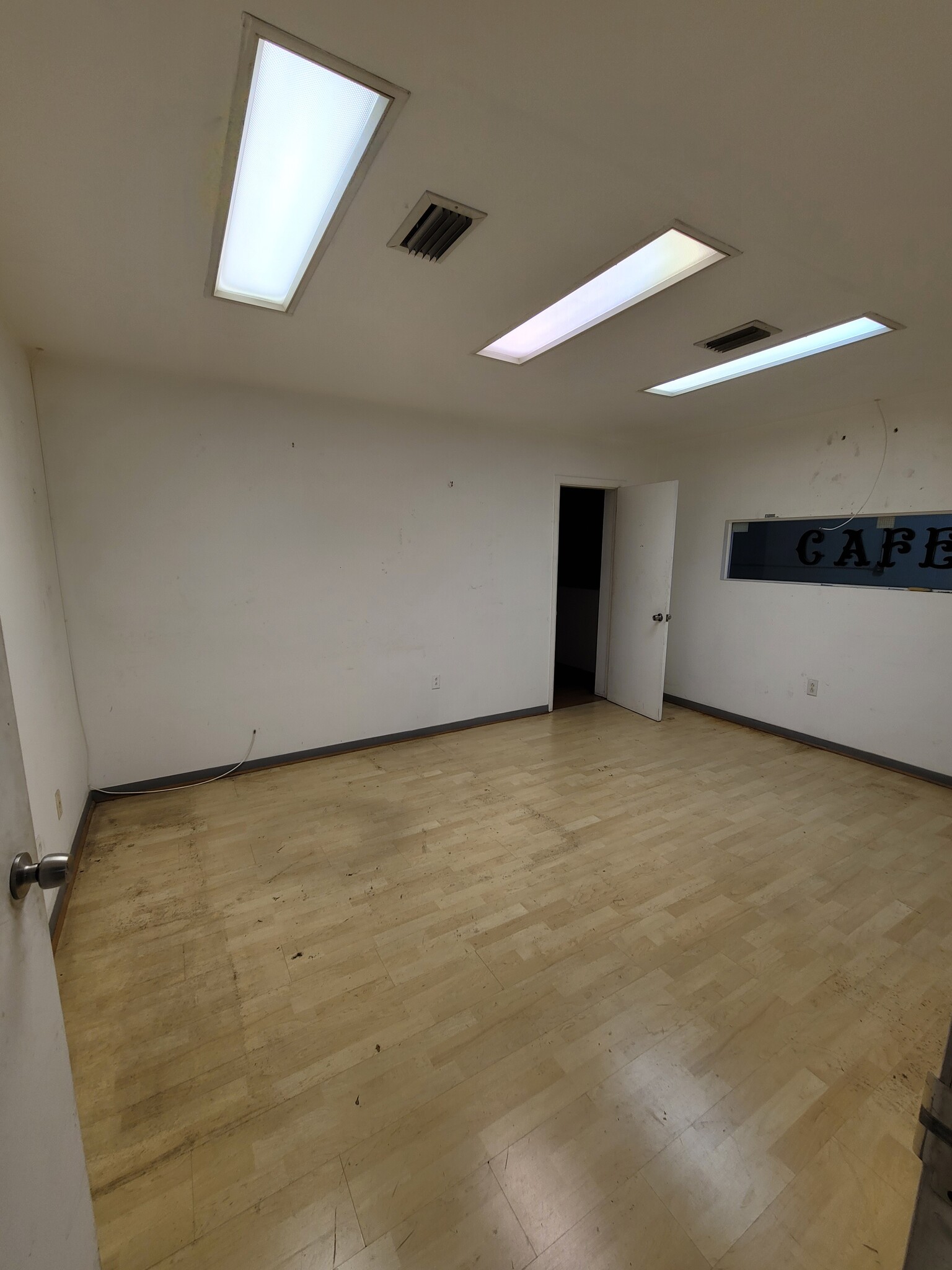 10810-10814 SW 188th St, Miami, FL for lease Interior Photo- Image 1 of 6