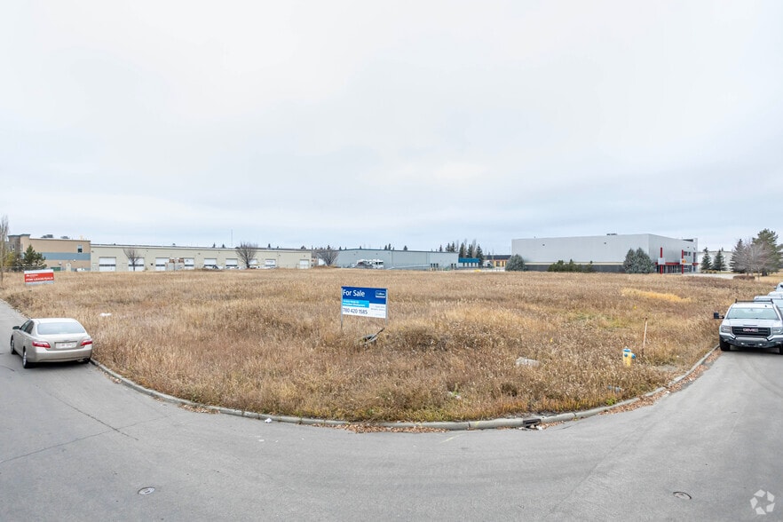 10804 180 St NW, Edmonton, AB for sale - Building Photo - Image 2 of 3