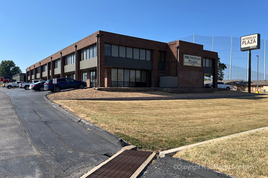2032 E Kearney Rd, Springfield, MO for sale - Building Photo - Image 1 of 5