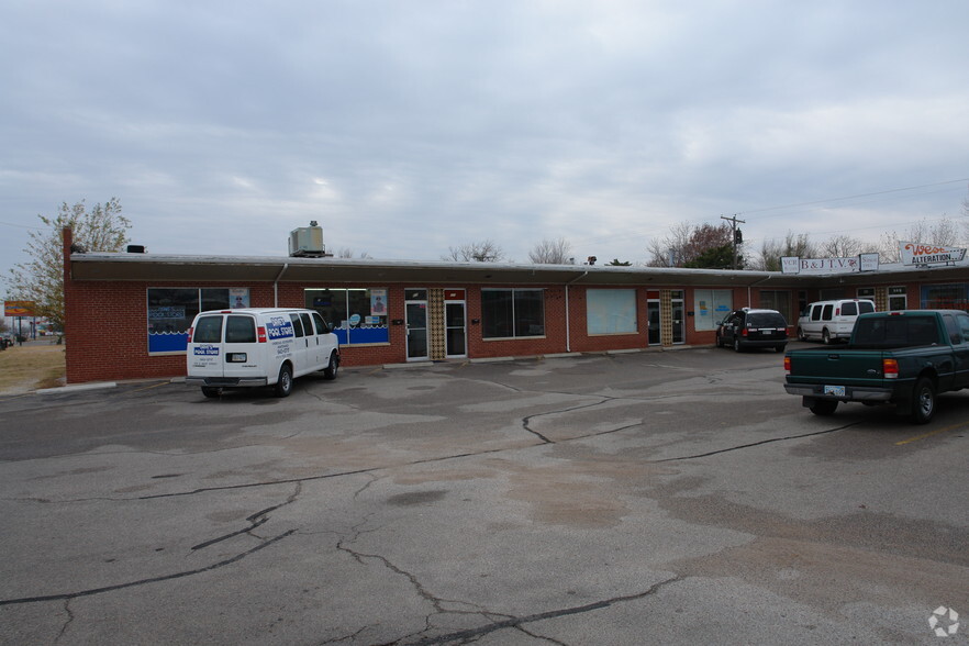 915-969 N West St, Wichita, KS for lease - Primary Photo - Image 1 of 5