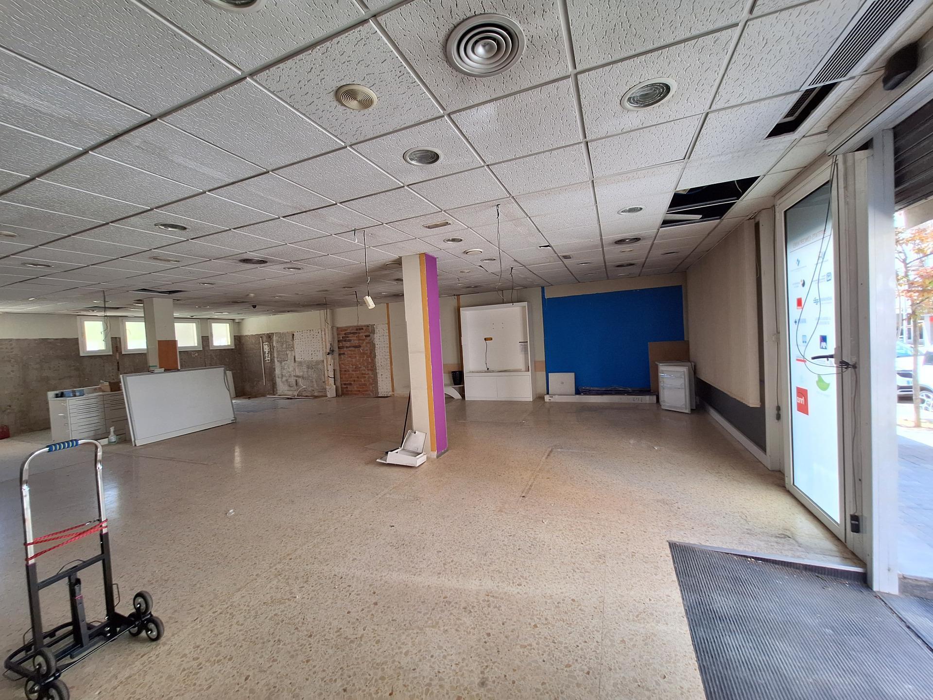 Retail in Igualada, Barcelona for lease Interior Photo- Image 1 of 3