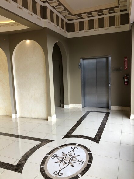 2900 S Harbor Blvd, Santa Ana, CA for sale - Building Photo - Image 3 of 9