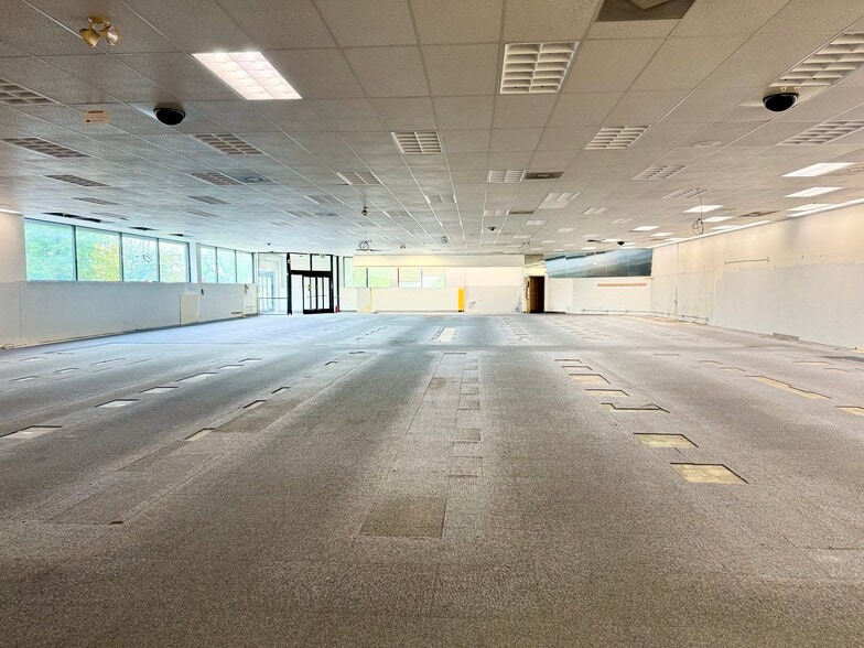 5200 York Rd, Baltimore, MD for lease - Interior Photo - Image 3 of 6