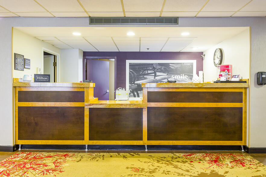 1087 E Diehl Rd, Naperville, IL for sale - Lobby - Image 1 of 1