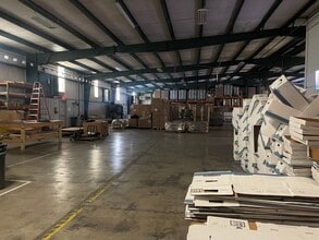 1821 S 1st St, Rogers, AR for lease Interior Photo- Image 2 of 6