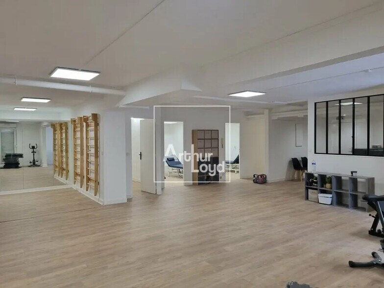 Office in Melun for sale - Interior Photo - Image 2 of 7