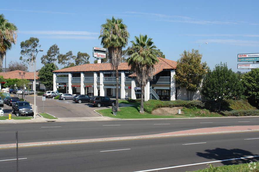 5202-5230 Jackson Dr, La Mesa, CA for lease - Building Photo - Image 3 of 5