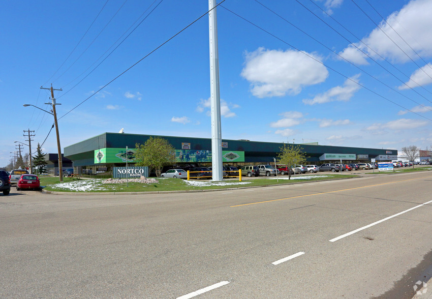 9742 47th Ave NW, Edmonton, AB for lease - Primary Photo - Image 1 of 4