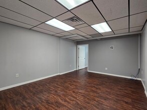 447 3rd Ave N, Saint Petersburg, FL for lease Interior Photo- Image 2 of 4