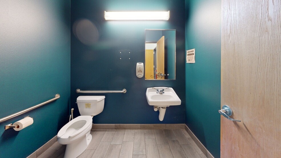 40 Copeland Ave, La Crosse, WI for lease - Building Photo - Image 3 of 6