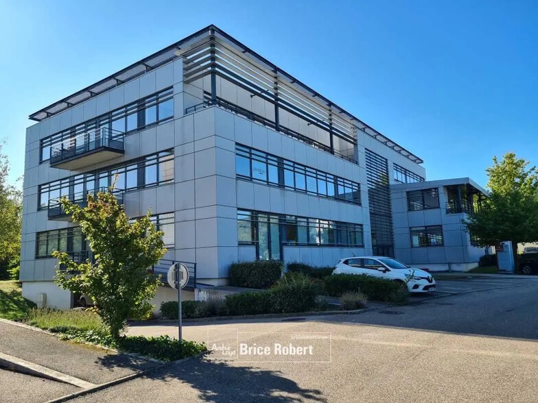 Office in Saint-Priest for lease - Building Photo - Image 1 of 13