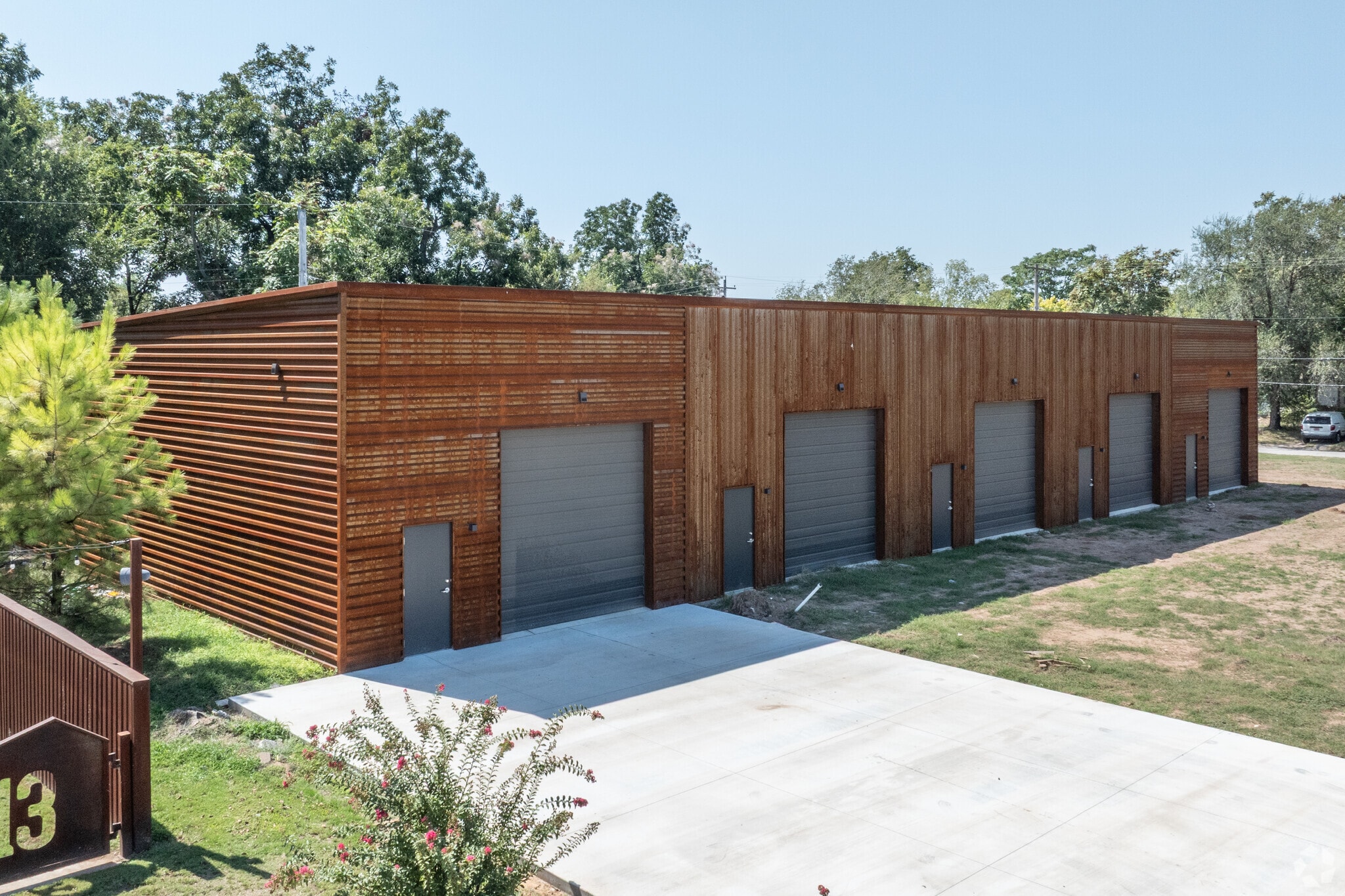 4008 Charles Page Blvd, Tulsa, OK for lease Primary Photo- Image 1 of 6