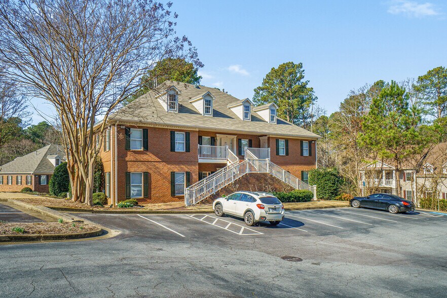 736 Holcomb Bridge Rd, Norcross, GA for lease - Building Photo - Image 3 of 9