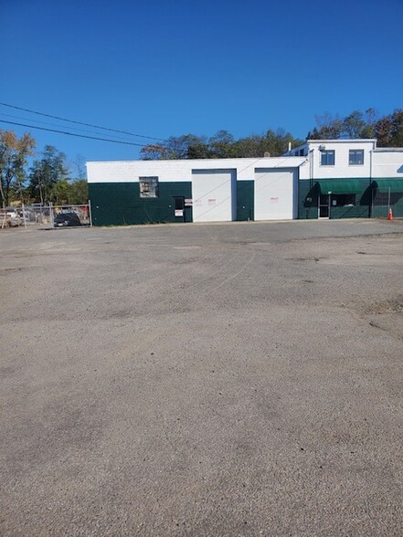 37 SW Cutoff St, Worcester, MA for lease - Building Photo - Image 1 of 2