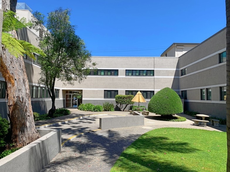 13847 E 14th St, San Leandro, CA for lease - Building Photo - Image 2 of 14