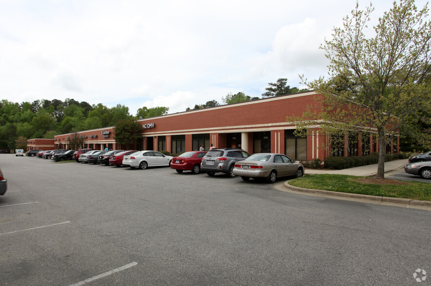 1361-1391 SE Maynard Rd, Cary, NC for lease - Building Photo - Image 2 of 8