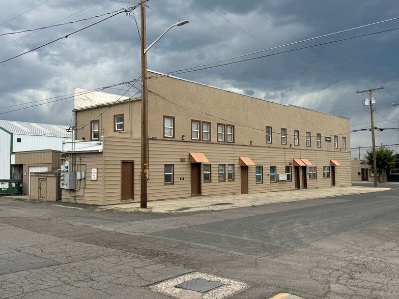 2105-2113 Holly Ave, Klamath Falls, OR for sale - Building Photo - Image 2 of 21