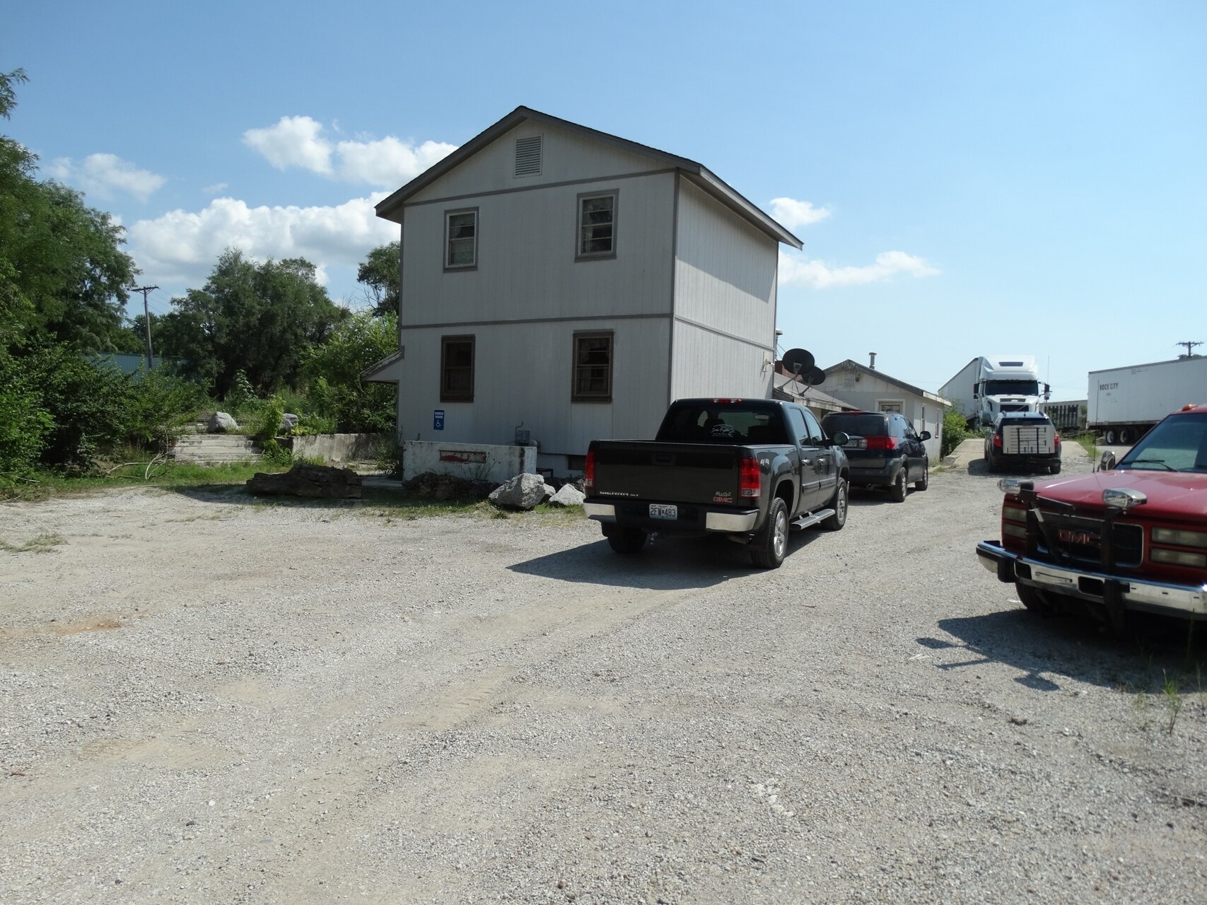 519 Blue Ridge Ext, Grandview, MO for sale Primary Photo- Image 1 of 1