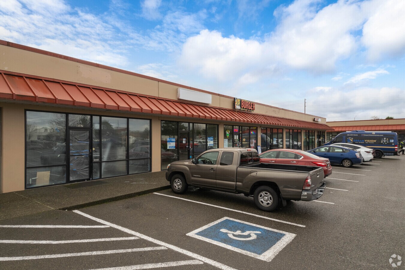 8455 212th St, Kent, WA 98031