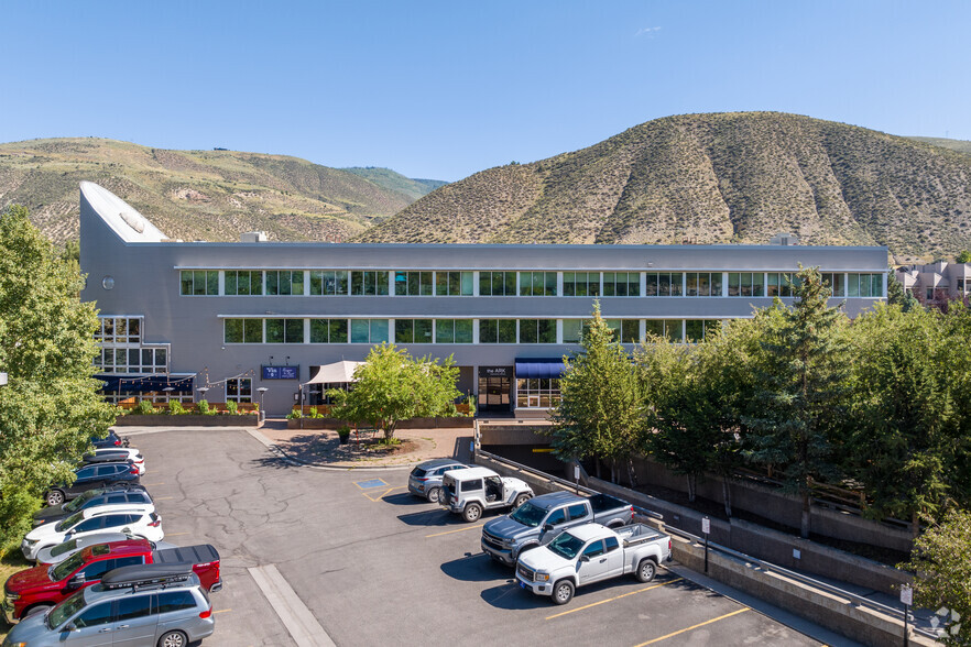 48 E Beaver Creek Blvd, Avon, CO for lease - Building Photo - Image 3 of 20