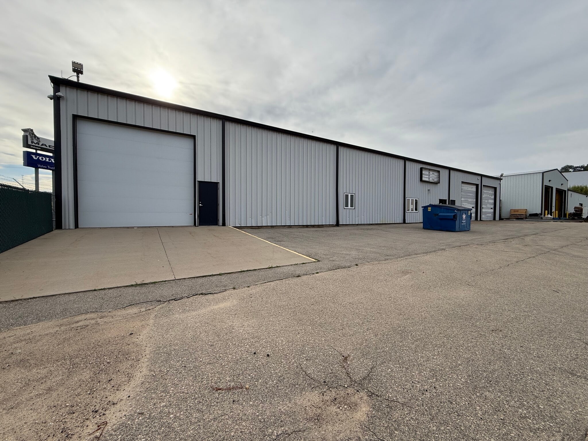 10435 Bronzewood Dr, Dubuque, IA for lease Primary Photo- Image 1 of 19