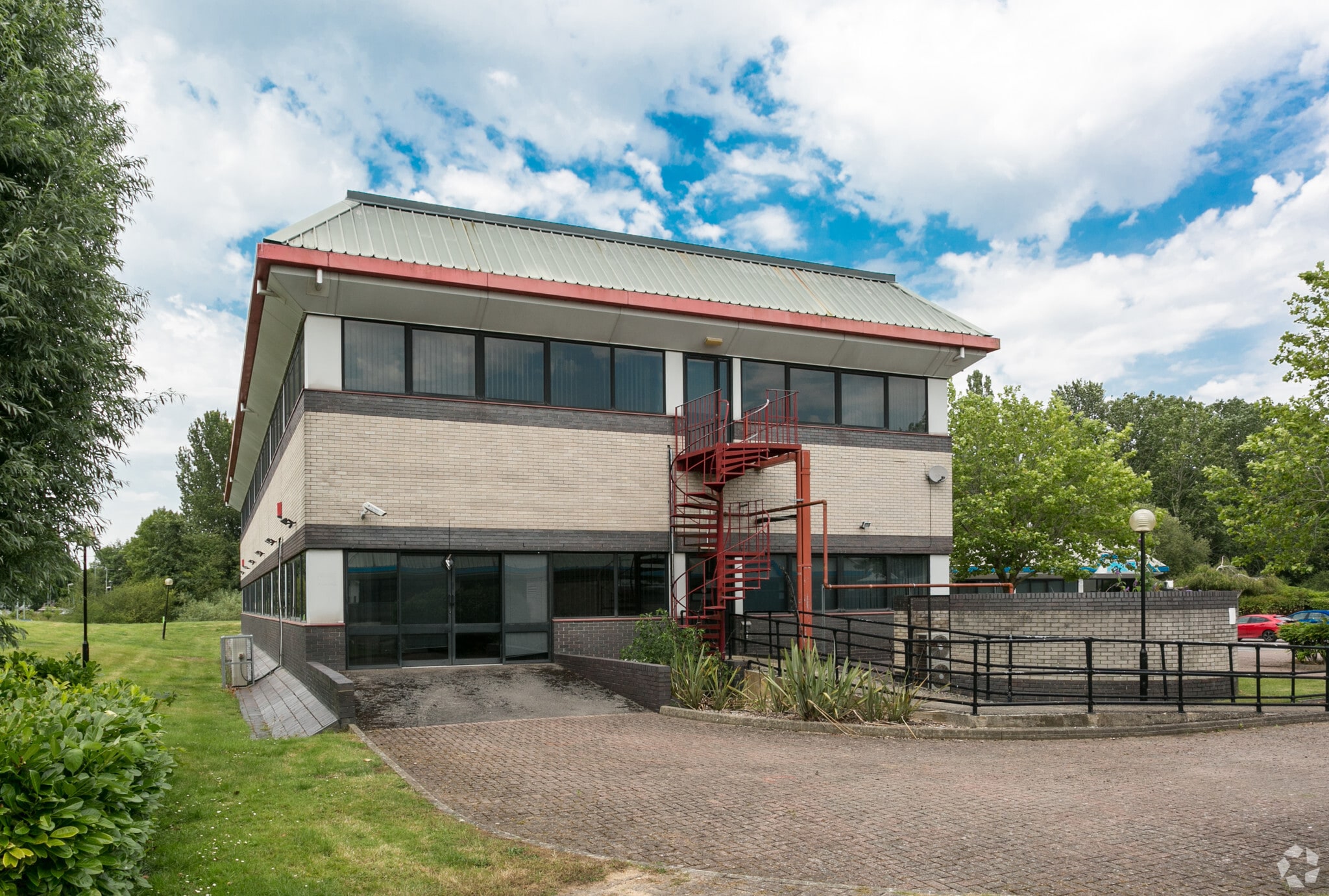 2B-2B Westmead Dr, Swindon for sale Primary Photo- Image 1 of 1