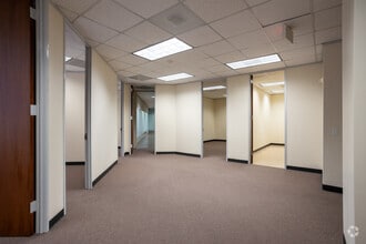 675 Bering Dr, Houston, TX for lease Interior Photo- Image 1 of 4
