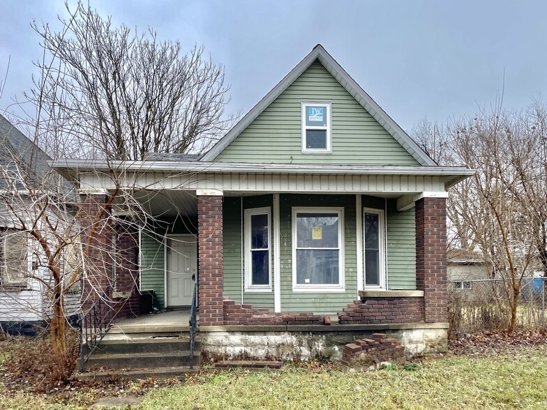 220 S 16th St, Terre Haute, IN for sale - Primary Photo - Image 1 of 1