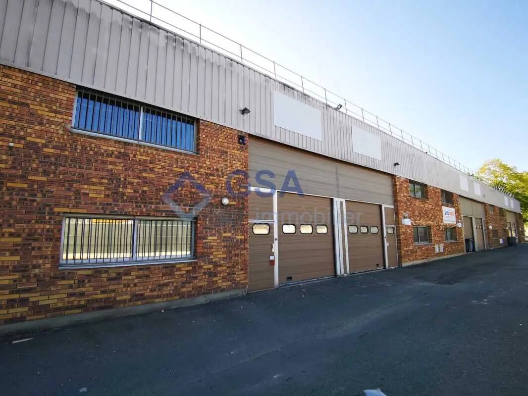 Flex in Lisses for lease Building Photo- Image 1 of 9