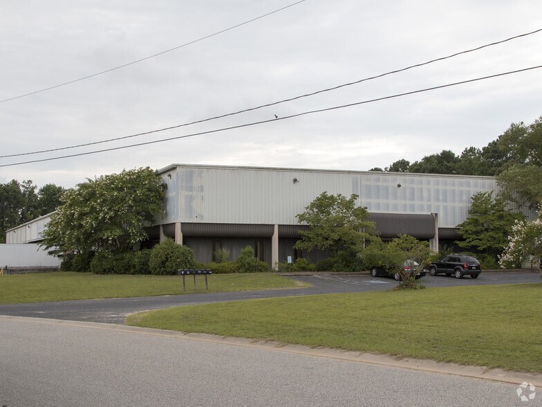 1013 Bankton Cir, Hanahan, SC for sale - Primary Photo - Image 1 of 1