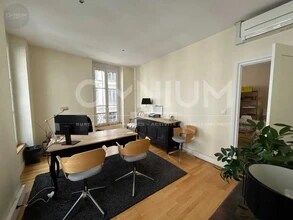 Office in Lyon for lease Interior Photo- Image 2 of 4