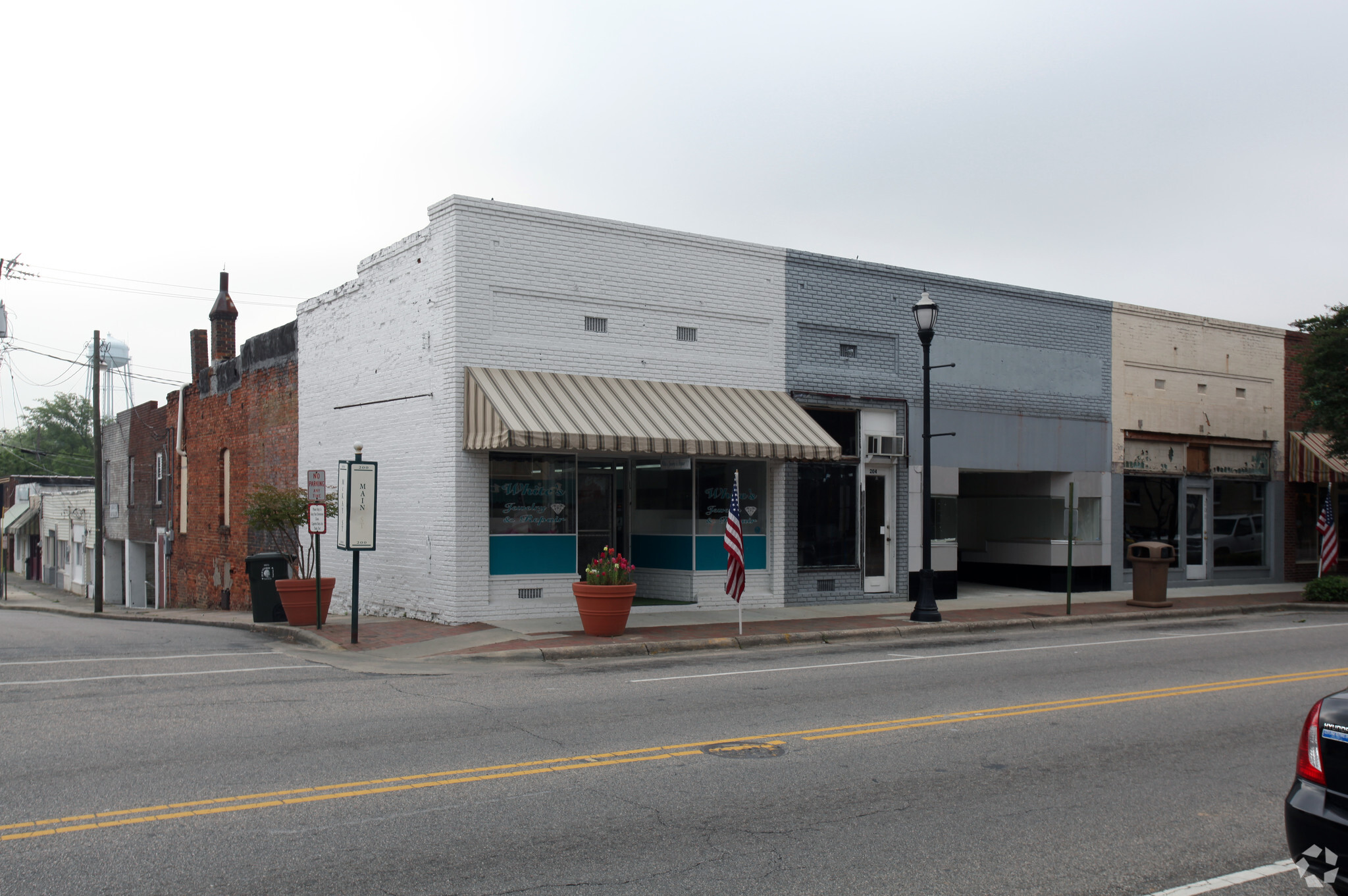 202-206 S Main St, Laurinburg, NC for sale Primary Photo- Image 1 of 1