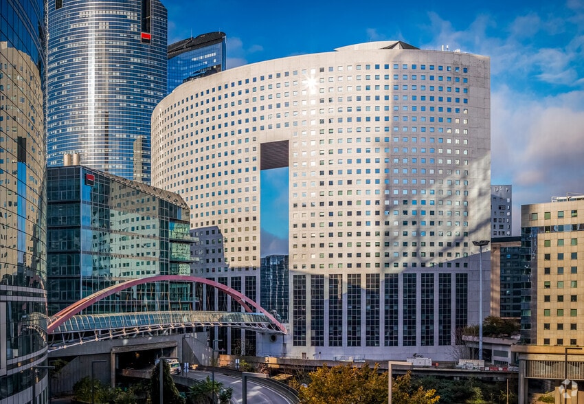 11-13 Cours Valmy, Puteaux for lease - Building Photo - Image 3 of 14