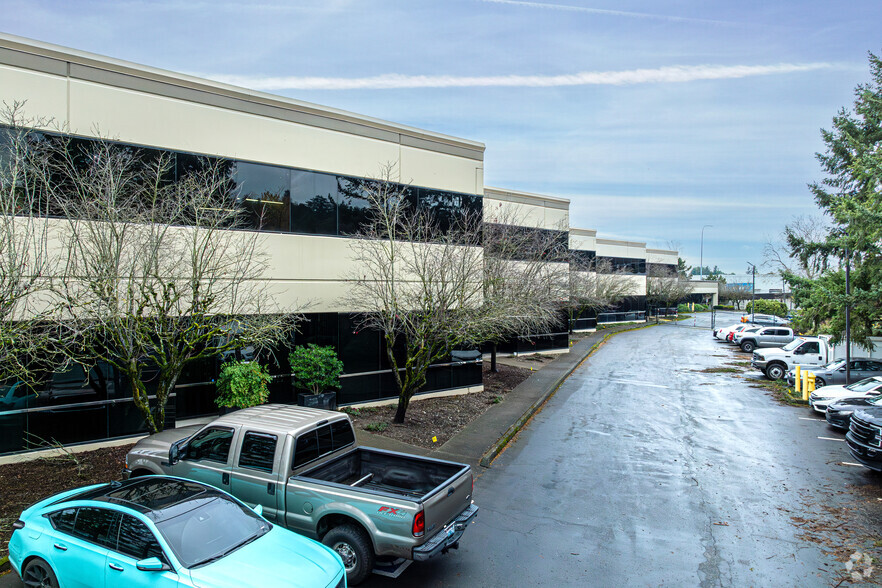 8725-8747 S 212th St, Kent, WA for lease - Building Photo - Image 3 of 16