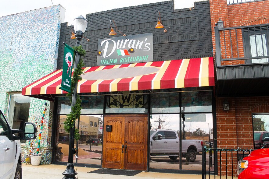 130 Nacogdoches St, Center, TX for sale - Building Photo - Image 1 of 1