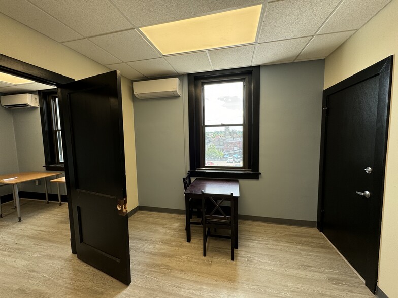 12-14 E Otterman St, Greensburg, PA for lease - Building Photo - Image 3 of 6