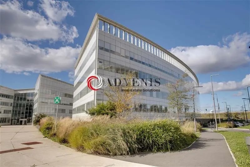 Office in Tremblay-en-France for lease - Building Photo - Image 1 of 12