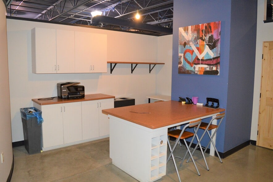 150 Chippewa Rd, Sherwood Park, AB for sale - Building Photo - Image 3 of 7