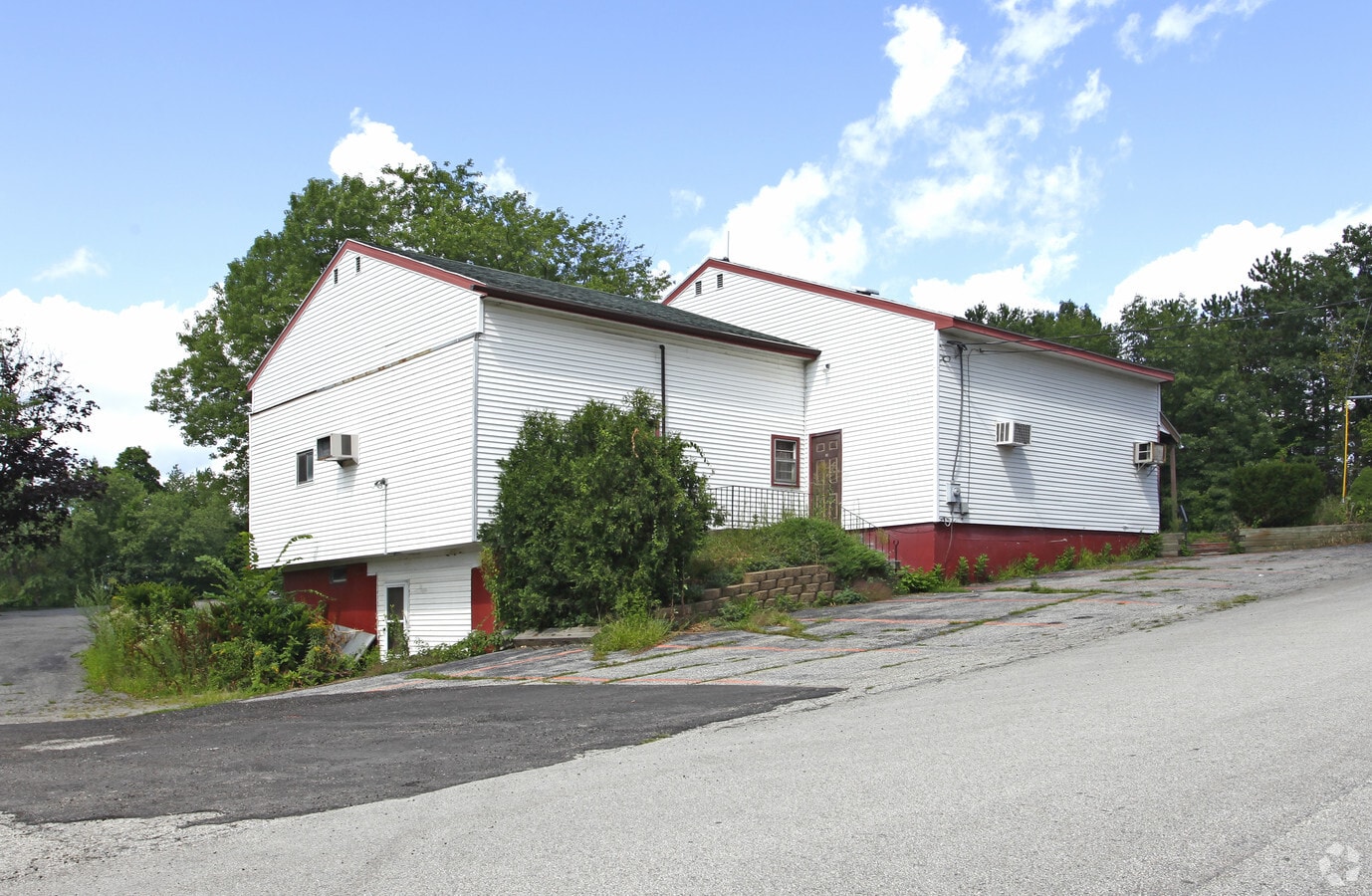 2650 Brown Ave, Manchester, NH 03103