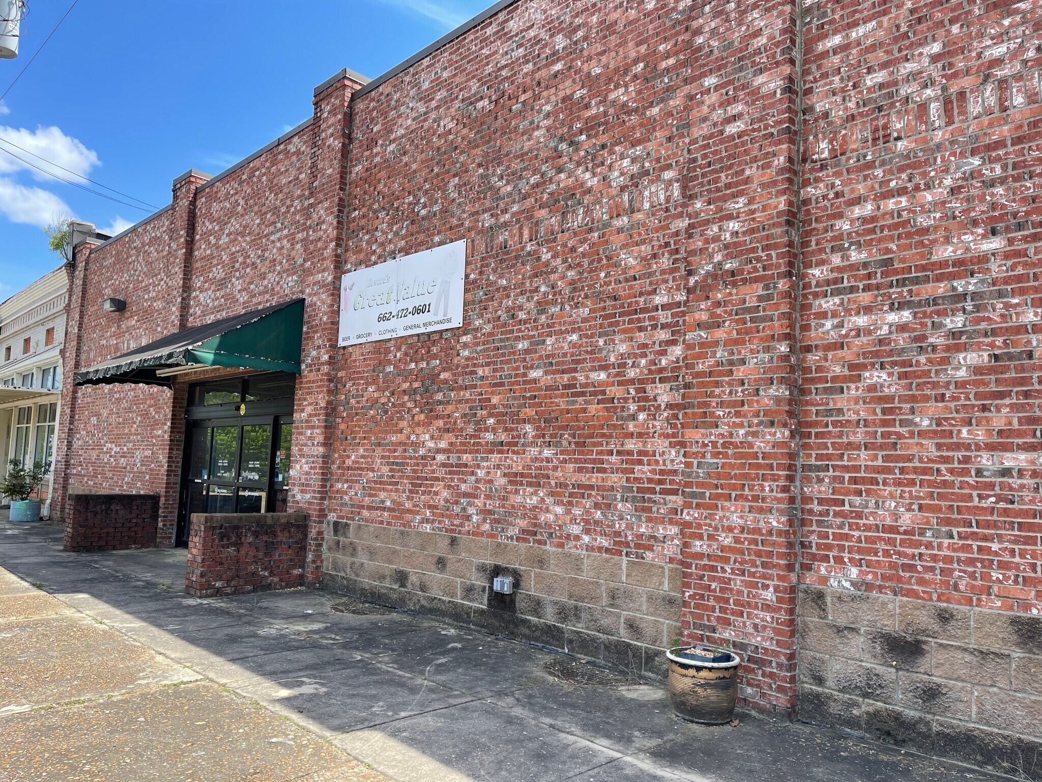 9890 Main St, Goodman, MS 39079