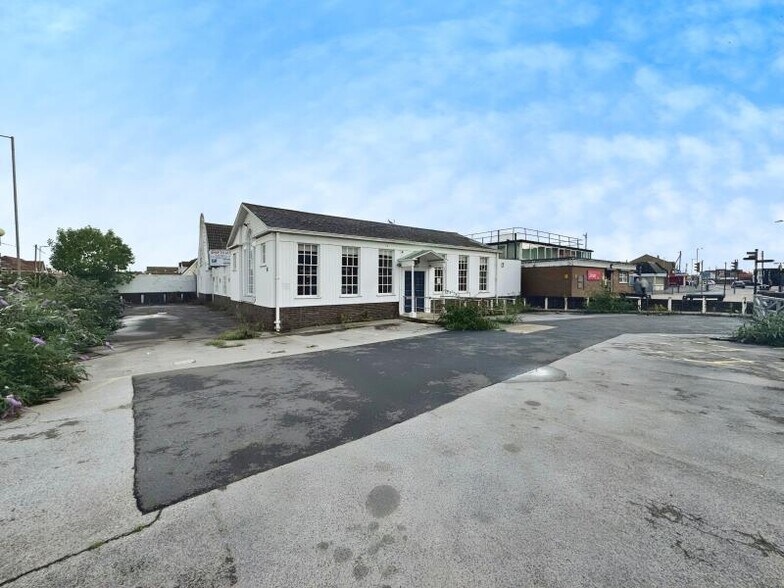 1 High St, Canvey Island for sale - Building Photo - Image 1 of 1