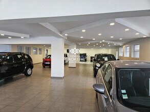 Retail in Replonges for lease Building Photo- Image 1 of 3