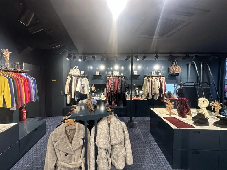 Retail in Chartres for lease - Interior Photo - Image 3 of 8