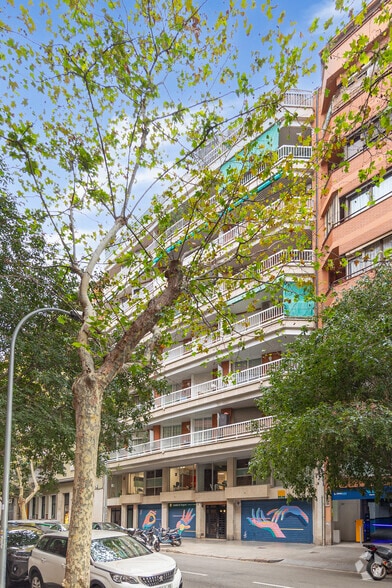 Carrer de Buenaventura Muñoz, 13, Barcelona, Barcelona for lease - Building Photo - Image 2 of 2