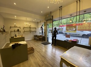 38 Boulevard Des Batignolles, Paris for lease Building Photo- Image 2 of 8