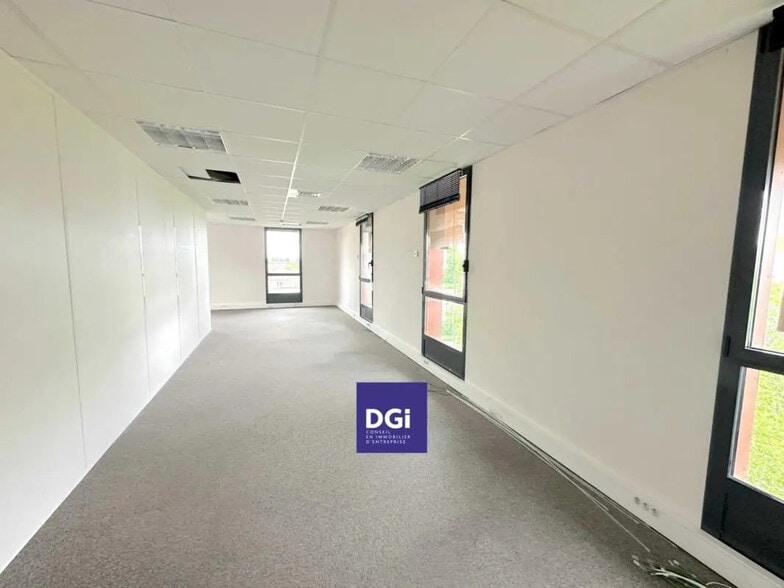 Office in Nîmes for lease - Interior Photo - Image 3 of 4